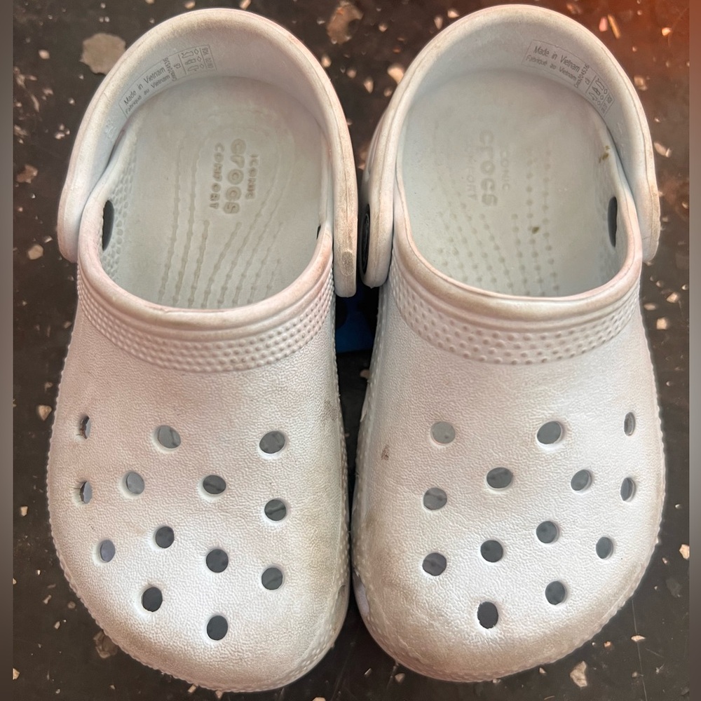 Toddler crocs size 8